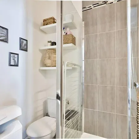 Elegant Studio Au Coeur De Montmartre Апартаменты *